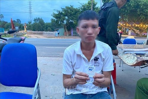 Xử lý người lái xe máy vi phạm nồng độ cồn, dương tính ma túy