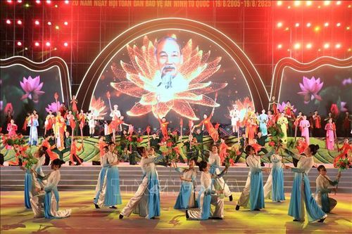 Chương trình nghệ thuật đặc biệt 'Bản hùng ca cách mạng'