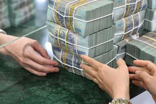 Soi thu nhập sếp lớn các công ty địa ốc mùa bão: Lãi ít, lỗ nhiều, lương vẫn cao chót vót