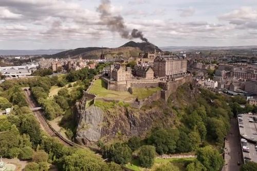 Cháy lớn tại ngọn núi lửa đã tắt Arthur's Seat