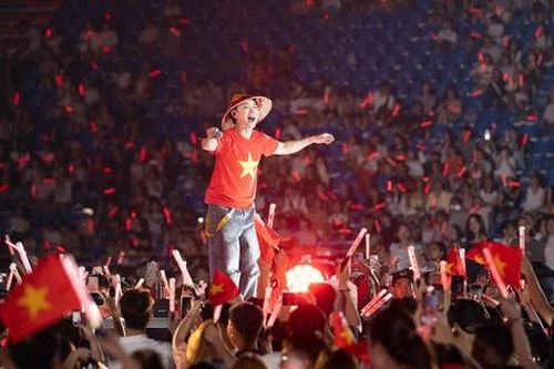 'V Fest' bùng nổ với dàn 'Chị đẹp', 'Em xinh', 'Anh trai'