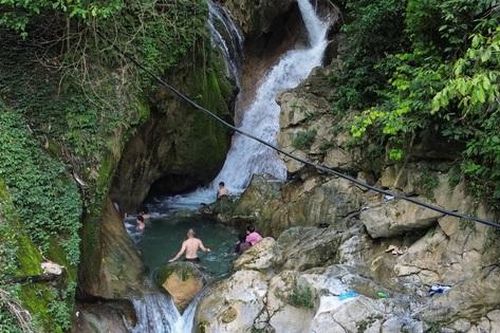 Suối Nặm Chắn - 'Tuyệt tình cốc' giữa thung lũng Lâm Thượng
