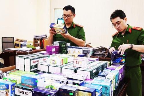 Khởi tố giám đốc công ty sản xuất thực phẩm chức năng giả, thu lời hàng nghìn tỷ đồng