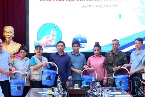 Hỗ trợ can thiệp về nước sạch, vệ sinh cho người dân vùng lũ