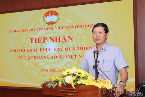 Tập đoàn Công nghiệp Cao su Việt Nam hỗ trợ đồng bào Điện Biên 300 triệu đồng
