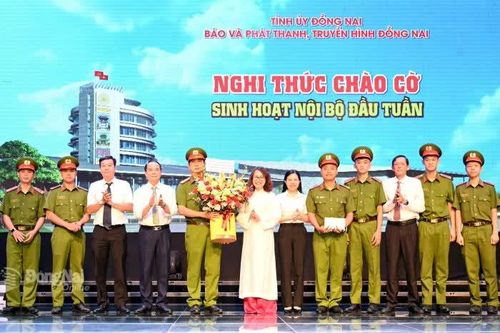 Báo và Phát thanh, Truyền hình Đồng Nai chúc mừng Đội Cảnh sát bảo vệ mục tiêu nhân kỷ niệm 80 năm truyền thống Công an nhân dân