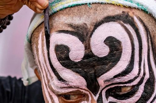 Nghệ thuật 'vẽ mặt' - hồn cốt của tuồng