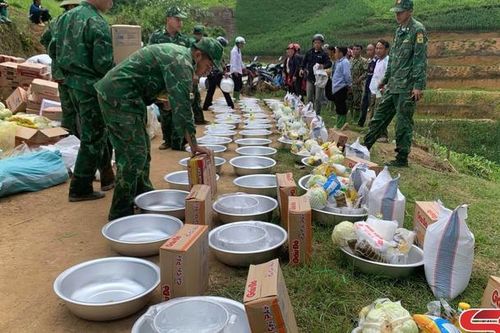 Bộ đội Biên phòng tích cực hỗ trợ nhân dân vùng lũ