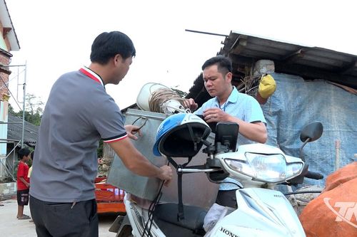 Mang phim về bản