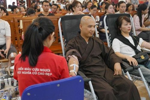 Hà Nội: Giáo hội và Viện Huyết học - Truyền máu Trung ương tổ chức hiến máu tại chùa Quán Sứ
