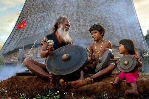 Cồng chiêng Tây Nguyên - Kiệt tác di sản văn hóa phi vật thể đại diện của nhân loại
