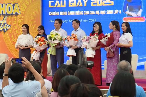 'Điểm hẹn Cầu Giấy' giúp phụ huynh đồng hành cùng con