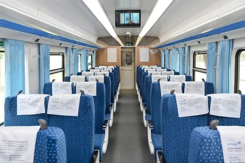 Cận cảnh tàu du lịch chất lượng cao Hà Nội-Đồng Hới