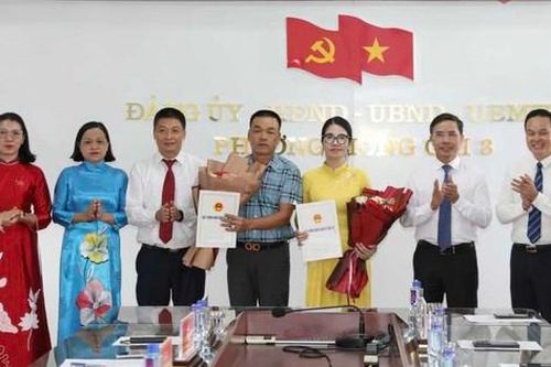 Trao giấy chứng nhận đầu tư cho 2 dự án có tổng mức đầu tư gần 1.200 tỷ đồng tại Quảng Ninh