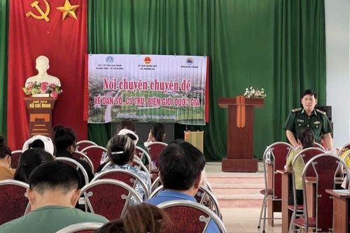 Nói chuyện chuyên đề về công tác dân số, cư trú, biên giới quốc gia