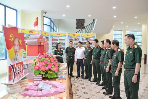 Xây dựng Đảng bộ Bộ Tư lệnh Thủ đô Hà Nội vững mạnh về mọi mặt