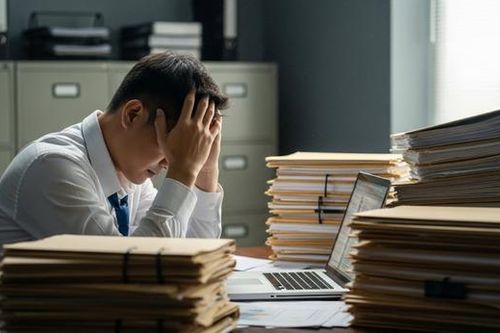 Áp lực công việc tàn phá cơ thể bạn như thế nào?