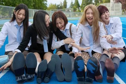 KiiiKiii 'thổi bùng' mùa Hè hoài niệm với DANCING ALONE và chiến dịch quảng bá sáng tạo