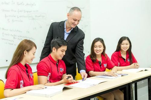 Quy định mới về mức thu dạy và học bằng tiếng nước ngoài