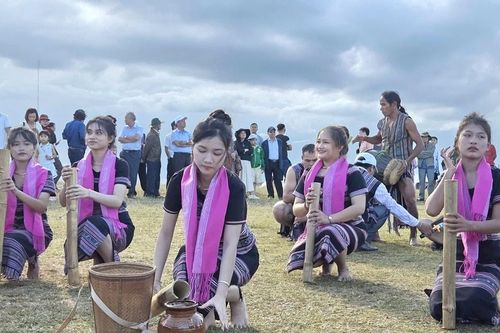 Độc đáo sự kiện văn hóa, du lịch, âm nhạc tại thảo nguyên Bùi Hui