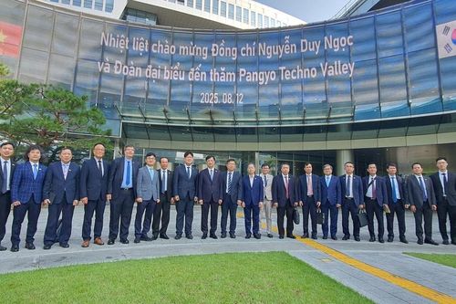 Đoàn công tác cấp cao Đảng Cộng sản Việt Nam thăm và làm việc tại Thung lũng Công nghệ cao Pangyo, Hàn Quốc