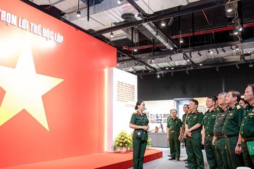 Khai mạc triển lãm 'Giữ trọn lời thề Độc Lập'