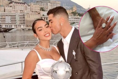 Giá chiếc nhẫn cầu hôn của Ronaldo
