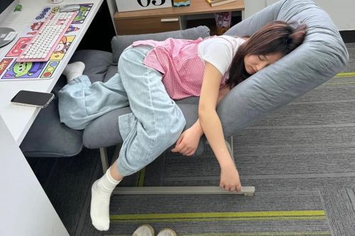 Nhận lương 2.300 USD chỉ để ngủ