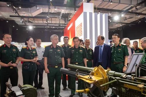 Mùa Thu lịch sử 1945 được tái hiện qua triển lãm 'Giữ trọn lời thề độc lập'