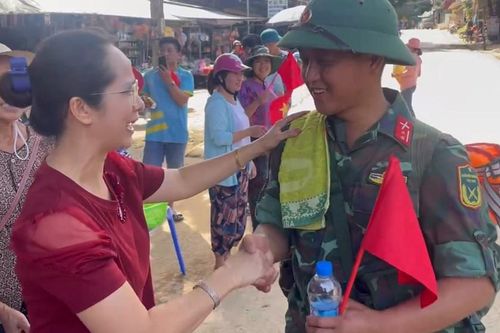 140 cán bộ, chiến sĩ hoàn thành nhiệm vụ giúp dân khắc phục hậu quả mưa lũ
