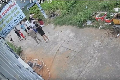 Xác minh vụ bé gái 12 tuổi bị đánh hội đồng ở Phan Thiết