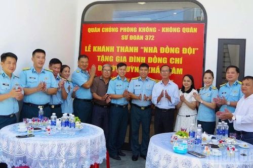 Sư đoàn 372 bàn giao 'Nhà đồng đội'