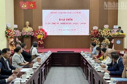 Cầu nối thúc đẩy quan hệ hữu nghị, hợp tác nhiều mặt giữa nhân dân hai nước Việt Nam-Algeria