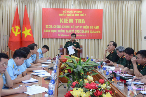 Bộ Quốc phòng kiểm tra sẵn sàng chiến đấu tại Sư đoàn 375