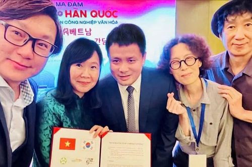 Đạo diễn 'Bỗng dưng trúng số' làm phim hợp tác Việt - Hàn