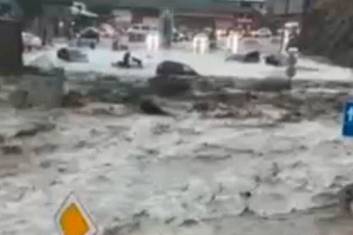 Lũ lụt và lở đất dữ dội tàn phá Dagestan, gây mất điện diện rộng