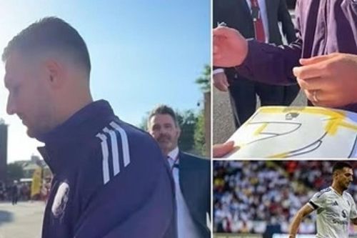 Hậu vệ Man Utd từ chối ký tặng người hâm mộ