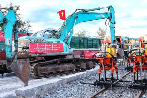 Tăng cường nhân lực cho PMU giao thông làm 'siêu' dự án đường sắt