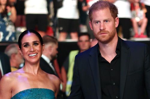 Bước thụt lùi của Harry - Meghan