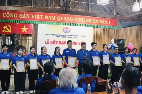 Hạt giống đỏ từ Mùa hè xanh - Bài 4: Lý tưởng sống của những 'thầy giáo tương lai'