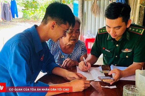 Tuổi trẻ BĐBP Cà Mau tích cực hỗ trợ người dân tiếp cận dịch vụ công trực tuyến