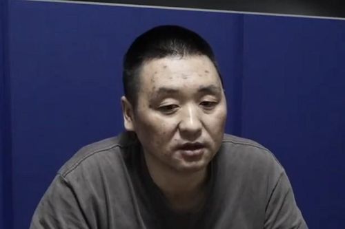Cận cảnh kho tiền, rượu giấu dưới ruộng ngô của quan tham Trung Quốc