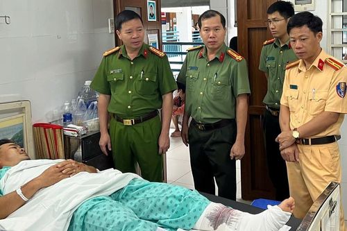 Trung tá cảnh sát bị người vi phạm giao thông tông gãy chân