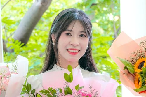 Nữ sinh tốt nghiệp thủ khoa đại học với cách học lạ, nhiều người nghe không tin