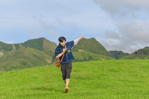 Địa điểm xanh mát mới nổi cách Hà Nội vài giờ đi xe, khách tới cắm trại, săn mây