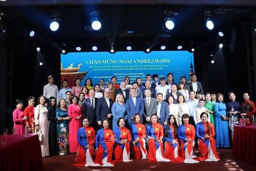 Nối dài nhịp cầu Việt Nam - Séc