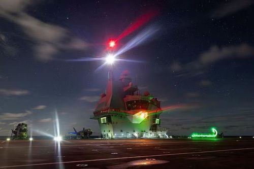 Cận cảnh tiêm kích F-35B hoạt động trong đêm đen
