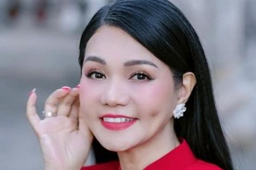 Nữ NSƯT giàu có nhất nhì trong làng sân khấu cải lương, U60 sung túc trong biệt thự triệu đô