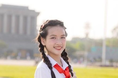 Cô bé 13 tuổi cất giọng khiến hàng ngàn trái tim rung động trong concert 'Tổ quốc trong tim' là ai?