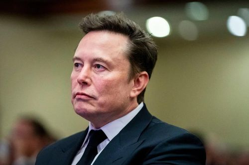 Tin nóng công nghệ 12/8: Elon Musk dọa kiện Apple, sứa làm nhà máy điện hạt nhân ngừng hoạt động